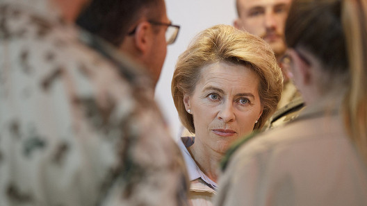 Bundesministerin von der Leyen bei Truppenbesuch