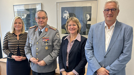 Besuch_beim_Insepekteur_des_Heeres_Alfons_Mais