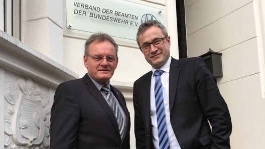 VBB-Bundesvorsitzender Wolfram Kamm im Gespräch mit Herrn Michael Lutz, Direktor Öffentlicher Dienst BBBank