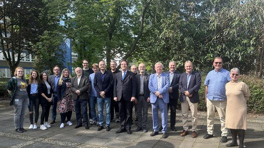 Gruppenbild der anwesenden Mitglieder auf der diesjährigen Mitgliederversammlung.