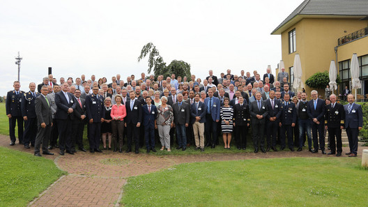 Personalrätetagung 2017 - Gruppenbild mit der Bundesministerin