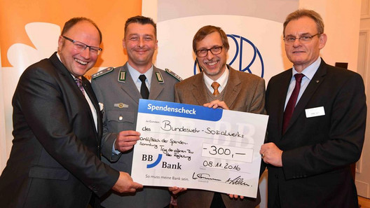 VBB übergibt weiteren Scheck an das Bundeswehr Sozialwerk