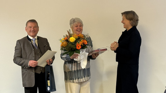 Herrn Staatssekretär a.D. Wolf mit Gattin und der Bundesvorsitzenden