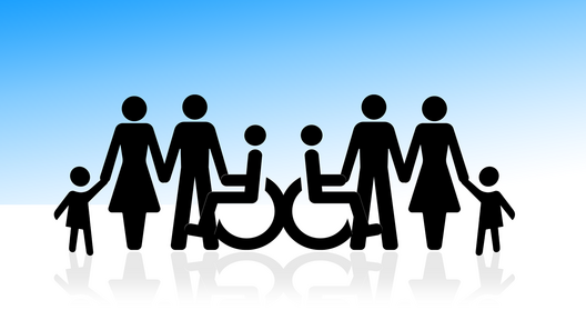 Bild einer Gruppe mit zwei Rollstuhlfahrern - Inklusion